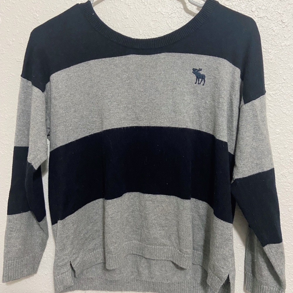 Abercrombie & Fitch Navy and Gray Cropped Striped Sweater Sz M